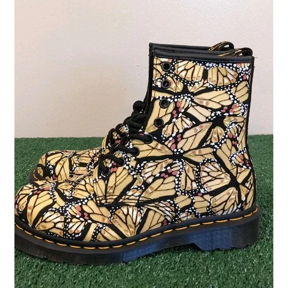 Dr. Martens 1460W Butterfly Print‎ Lace Up Boots Women's US Size 7 - Picture 6 of 8